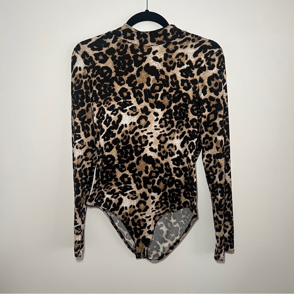 Leopard Print Long Sleeve Bodysuit Size M